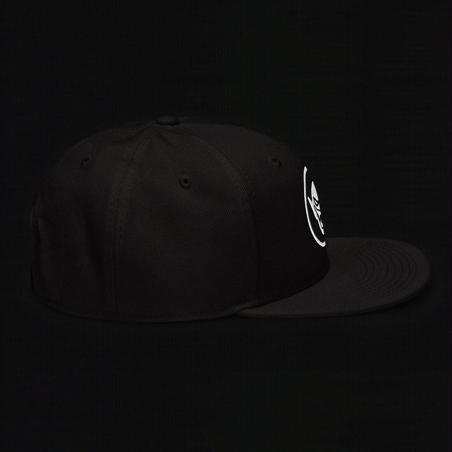 Minimal Badge Embroidery (White)